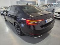 Usado Skoda Superb SportLine 150 CV (110 kW) 2022 Negro Berlina