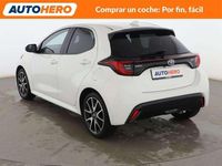 Usado Toyota Yaris Hybrid Style 120 CV (88 kW) 2022 Blanco Berlina