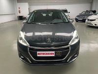 Usado Peugeot 208 Style 75 CV (55 kW) 2017 Gris / plata Utilitario