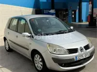 Usado Renault Scénic II Dynamique 110 CV (80 kW) 2008 Gris / plata Monovolumen