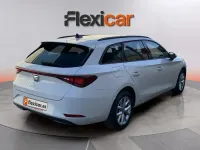 Usado Seat Leon Style 116 CV (85 kW) 2021 Blanco Familiar