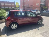 Usado Renault Scénic II 105 CV (77 kW) 2008 Rojo Monovolumen