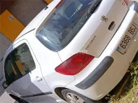 Usado Peugeot 307 90 CV (66 kW) 2002 Blanco Berlina