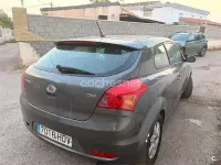 Usado Kia ProCeed 115 CV (84 kW) 2011 Gris / plata Utilitario