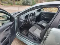 Usado Seat Cordoba Reference 75 CV (55 kW) 2005 Gris / plata Berlina