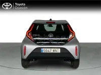 Usado Toyota Aygo X Play 72 CV (52 kW) 2024 Gris / plata SUV