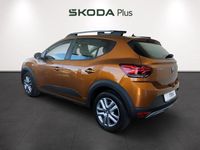 Usado Dacia Sandero Comfort 91 CV (66 kW) 2021 Naranja Berlina