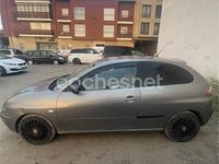 Usado Seat Ibiza 100 CV (73 kW) 2002 Gris / plata Berlina