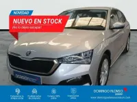 Usado Skoda Scala Ambition 110 CV (80 kW) 2023 Plateado Utilitario