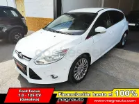 Usado Ford Focus Trend 125 CV (91 kW) 2014 Blanco Berlina