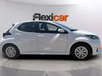 Usado Toyota Yaris Hybrid Active 116 CV (85 kW) 2026 Blanco Berlina