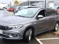 Usado Fiat Tipo Life 95 CV (69 kW) 2022 Gris / plata Familiar