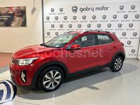 Usado Kia Stonic 100 CV (73 kW) 2024 Rojo SUV