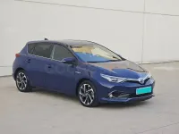 Usado Toyota Auris Hybrid Advance 136 CV (100 kW) 2016 Azul Berlina