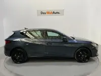 Usado Seat Leon FR 204 CV (150 kW) 2026 Gris / plata Berlina
