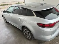 Usado Renault Mégane GrandTour Techno 140 CV (102 kW) 2023 Gris / plata Familiar