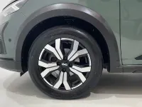 Usado Dacia Sandero Expression 110 CV (80 kW) 2023 Verde Berlina