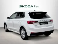 Usado Skoda Fabia Selection 95 CV (69 kW) 2024 Blanco Utilitario
