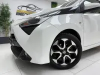 Używany Toyota Aygo X-play 72 KM (52 kW) 2020 Biały Hatchback