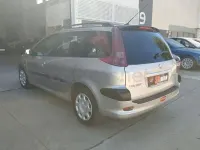 Usado Peugeot 206 70 CV (51 kW) 2005 Gris / plata Familiar