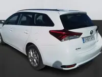 Usado Toyota Auris Hybrid Active 136 CV (100 kW) 2019 Blanco Familiar