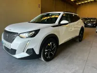 Usado Peugeot 2008 Allure 110 CV (80 kW) 2021 Blanco SUV