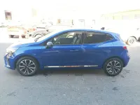 Usado Renault Clio V Techno 100 CV (73 kW) 2025 Azul Berlina