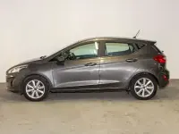 Usado Ford Fiesta Trend 85 CV (62 kW) 2019 Gris Utilitario