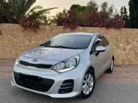 Usado Kia Rio 75 CV (55 kW) 2016 Gris / plata Utilitario