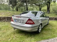 Usado Mercedes C320 Elegance 224 CV (164 kW) 2005 Gris / plata Berlina