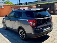 Usado SsangYong XLV Limited 115 CV (84 kW) 2018 Gris / plata SUV