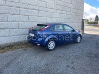 Usado Ford Focus Ghia 115 CV (84 kW) 2006 Azul Berlina