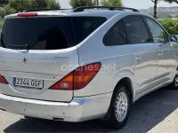 Usado SsangYong Rodius Limited 165 CV (121 kW) 2008 Gris / plata Monovolumen