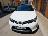 Usado Toyota Auris 124 CV (91 kW) 2014 Blanco Berlina