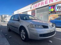 Usado Renault Mégane II Business 105 CV (77 kW) 2007 Gris / plata Berlina