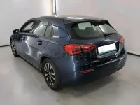 Usado Mercedes A180 Business 116 CV (85 kW) 2022 Azul Berlina
