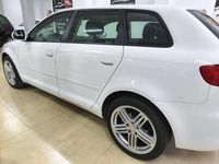 Usado Audi A3 Sportback Attraction 105 CV (77 kW) 2010 Blanco Utilitario