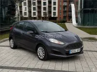 Usado Ford Fiesta Trend 82 CV (60 kW) 2015 Gris / plata Utilitario