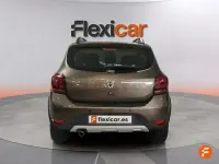 Usado Dacia Sandero Comfort 90 CV (66 kW) 2018 Marrón Berlina