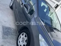 Usado Peugeot 308 90 CV (66 kW) 2009 Gris / plata Berlina