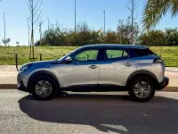 Usado Peugeot 2008 Active 110 CV (80 kW) 2021 Gris / plata SUV