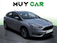 Usado Ford Focus Trend 125 CV (91 kW) 2018 Gris / plata Berlina