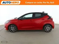 Usado Toyota Yaris Hybrid Plus 116 CV (85 kW) 2022 Rojo Berlina