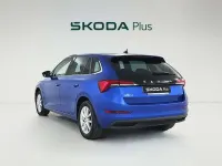 Usado Skoda Scala 110 CV (80 kW) 2022 Azul Utilitario