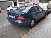 Usado Mercedes C200 115 CV (84 kW) 2002 Azul Berlina