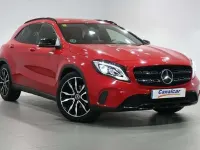 Usado Mercedes GLA180 122 CV (89 kW) 2018 Rojo SUV