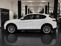 Usado Alfa Romeo Stelvio Executive 280 CV (205 kW) 2018 Blanco SUV