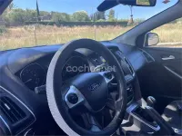 Usado Ford Focus Trend 100 CV (73 kW) 2013 Blanco Berlina