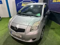 Usado Toyota Yaris 90 CV (66 kW) 2008 Gris / plata Utilitario