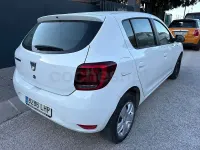 Usado Dacia Sandero Comfort 95 CV (69 kW) 2020 Blanco Berlina